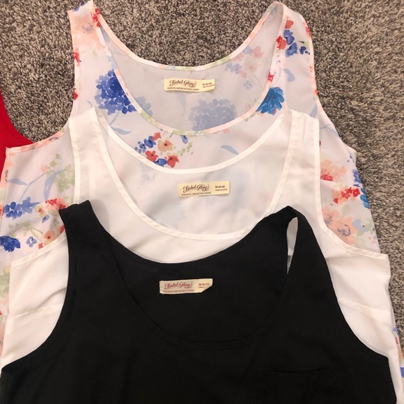 BUNDLE - 6 Women’s Blouses - Picture 3 of 5